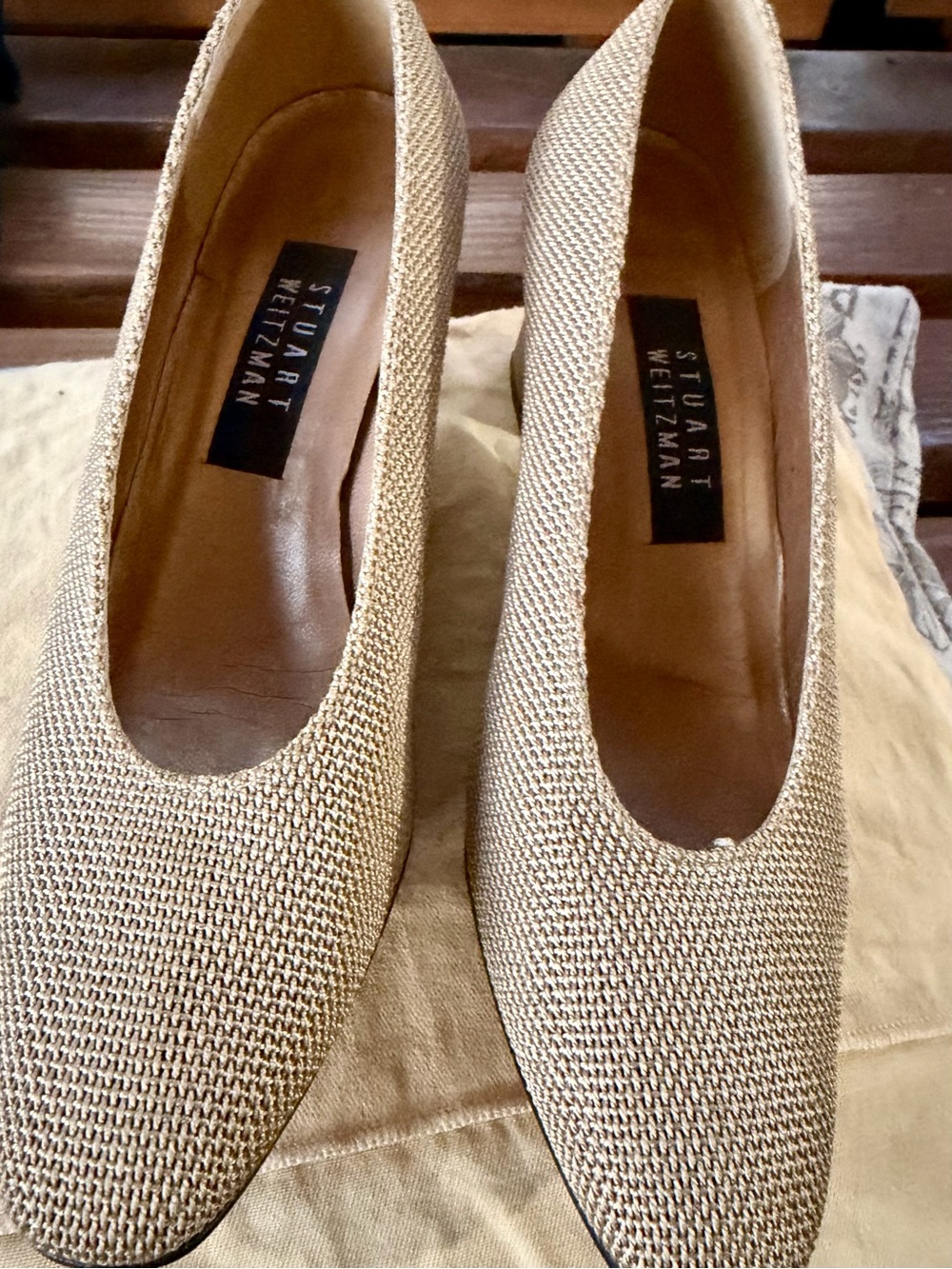 Stuart Weitzman Cream Woven Pointed-Toe Pumps sz w7.5